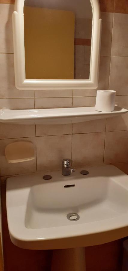 New Pantheon Hotel Kaména Voúrla Eksteriør bilde